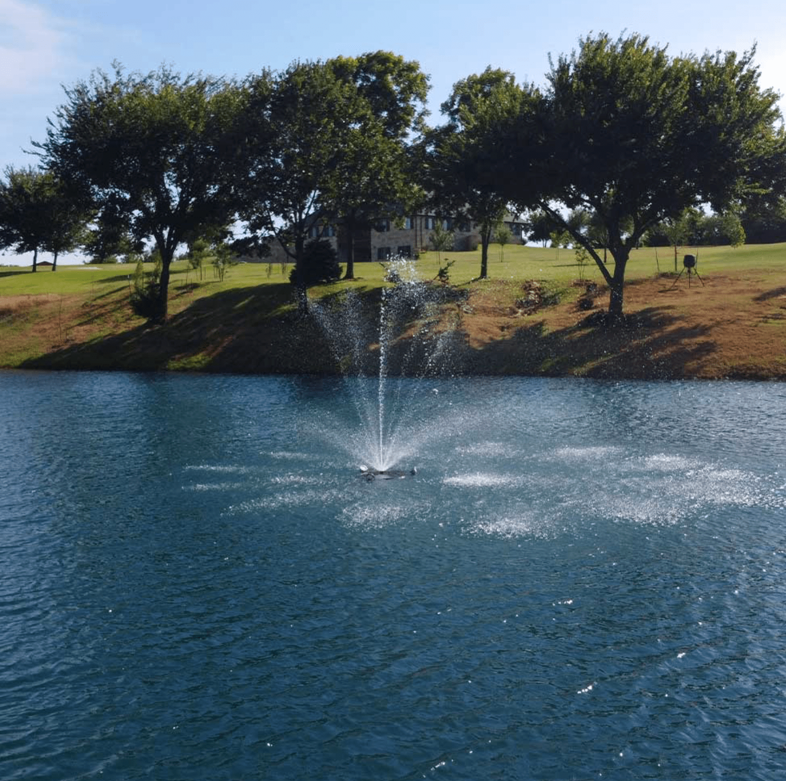 PondSelect: Classic Series 3/4 HP Pond Fountain, 5 Spray Patterns – 115V