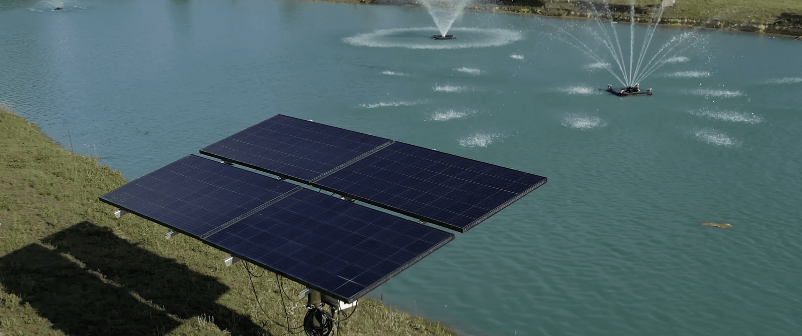 Outdoor Water Solutions: Aquarian Solar Surface Pond Aerator 1HP/ 1,480W